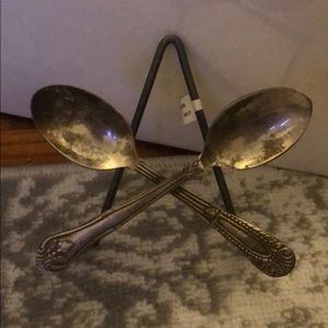 Anthro home crossed spoons plate stand